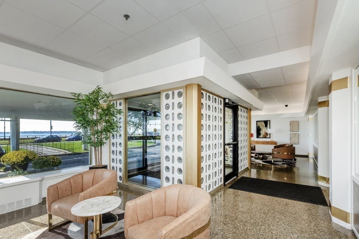 Condominium at 300 Lynn Shore Drive # 811, Lynn MA 01902, Lynn, photo 16 of 21