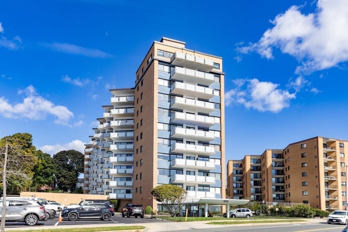 Condominium at 300 Lynn Shore Drive # 811, Lynn MA 01902, photo 21 of 21