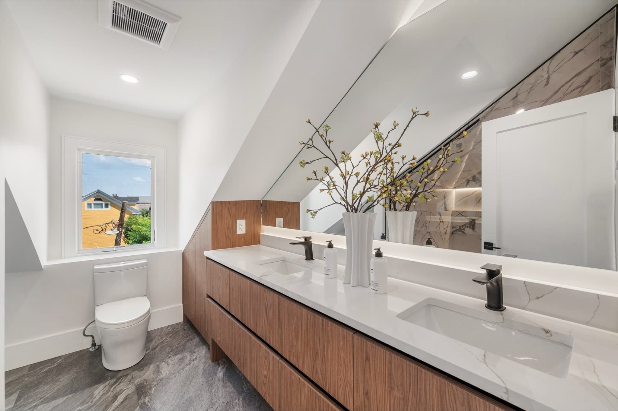 Single Family Residence at 39 G St, Boston MA 02127, Boston, photo 16 of 29