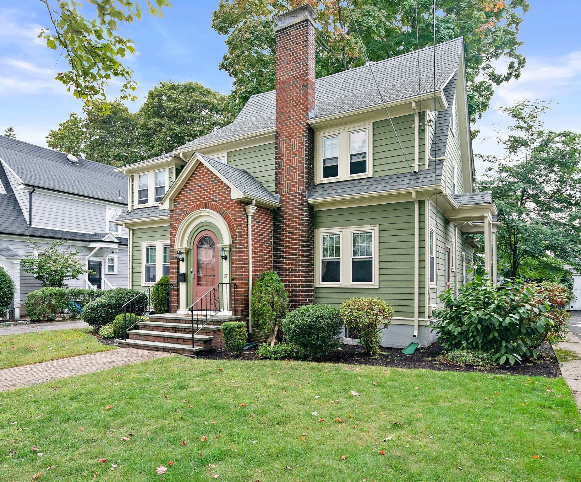 Single Family Residence at 37 Theresa Rd, Quincy MA 02169, Quincy, photo 3 of 38