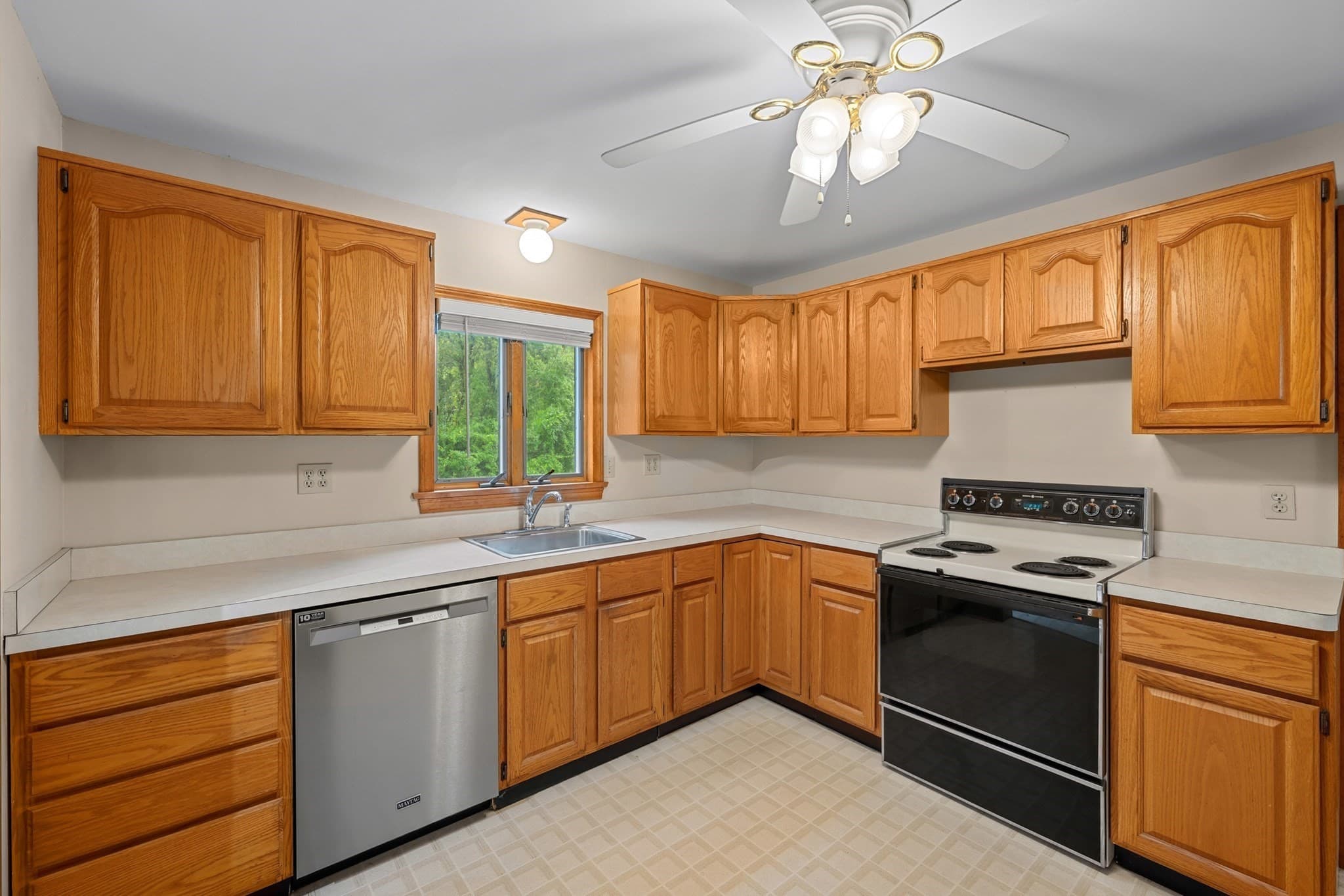 Single Family Residence at 58 Glenwood Street, Holden MA 01520, Holden, photo 6 of 41