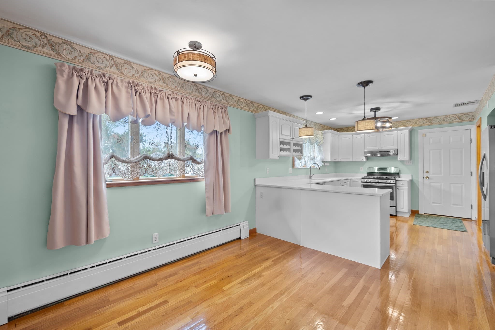 Single Family Residence at 39 Adams Ave, North Andover MA 01845, North Andover, photo 7 of 29