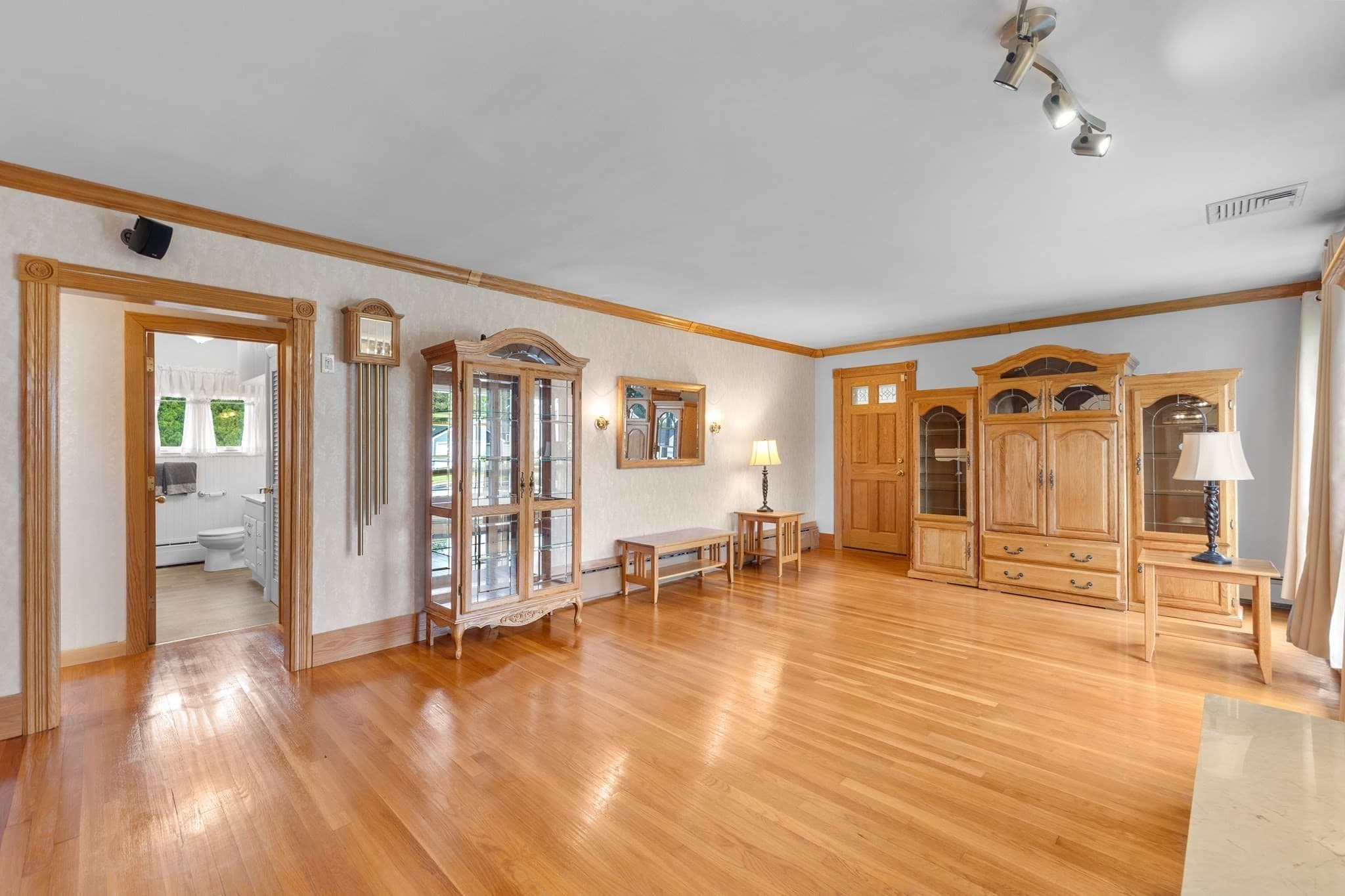 Single Family Residence at 39 Adams Ave, North Andover MA 01845, North Andover, photo 3 of 29