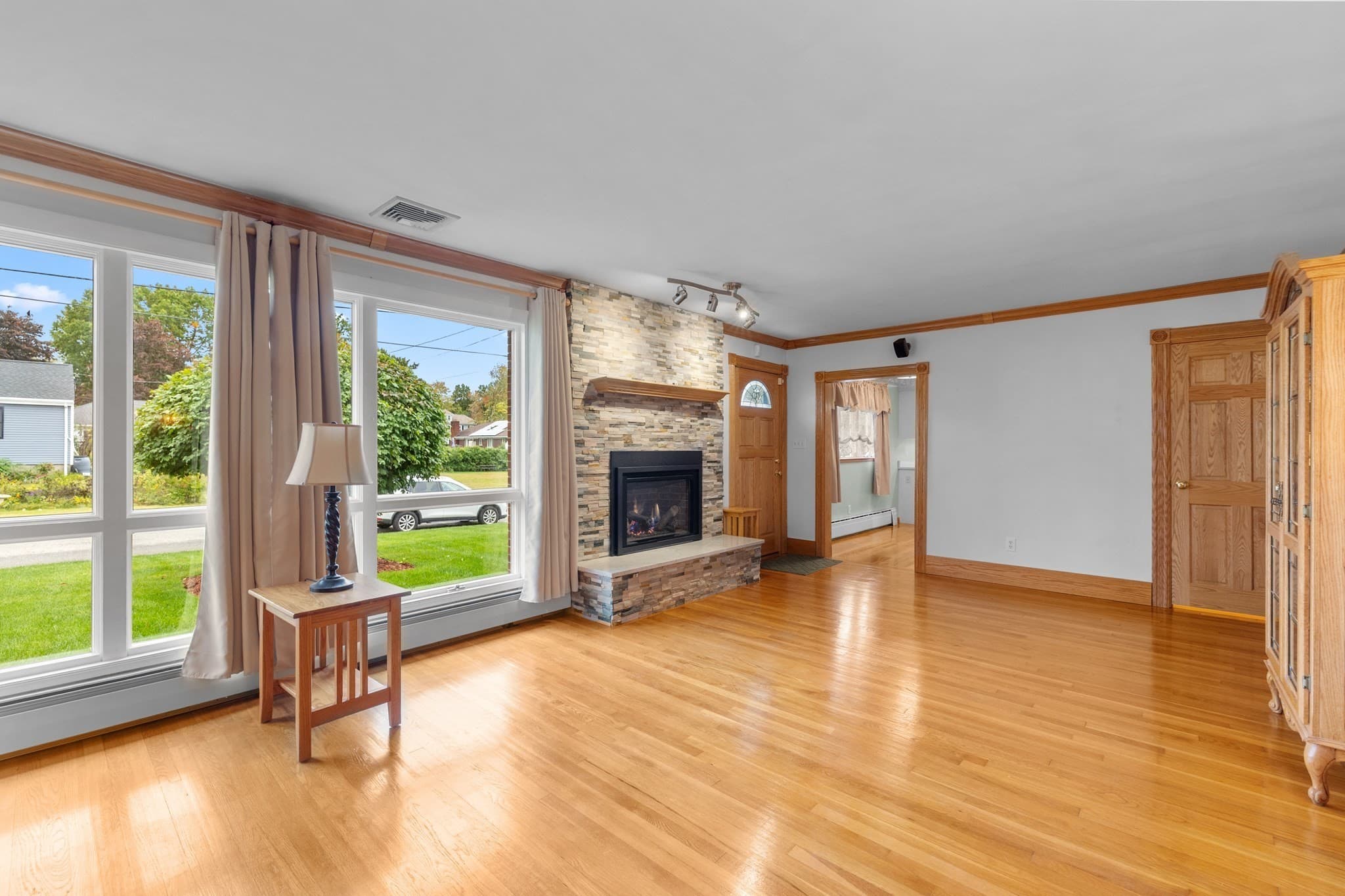 Single Family Residence at 39 Adams Ave, North Andover MA 01845, North Andover, photo 4 of 29