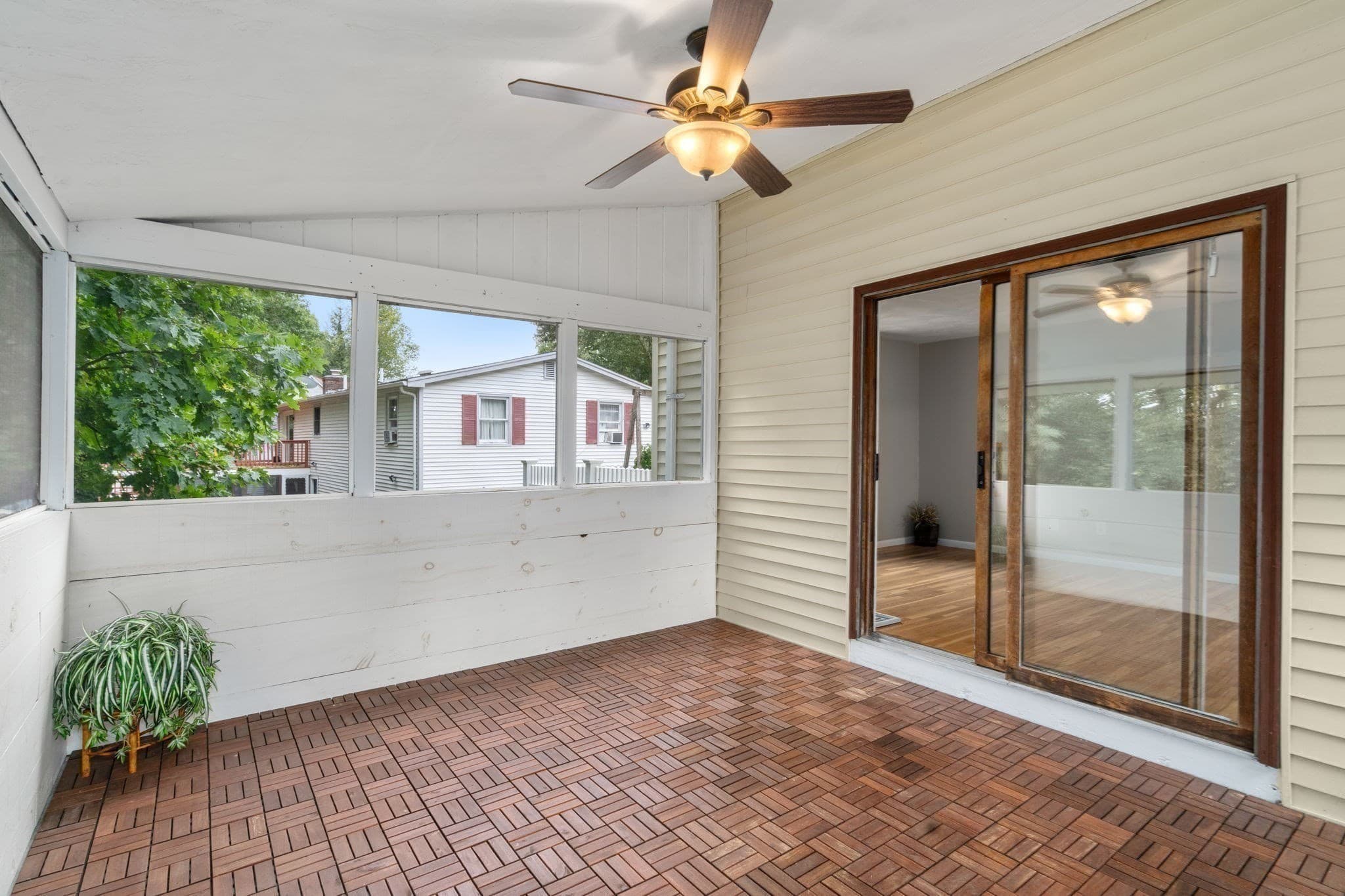 Single Family Residence at 165 Lockland Ave, Framingham MA 01701, Framingham, photo 13 of 34