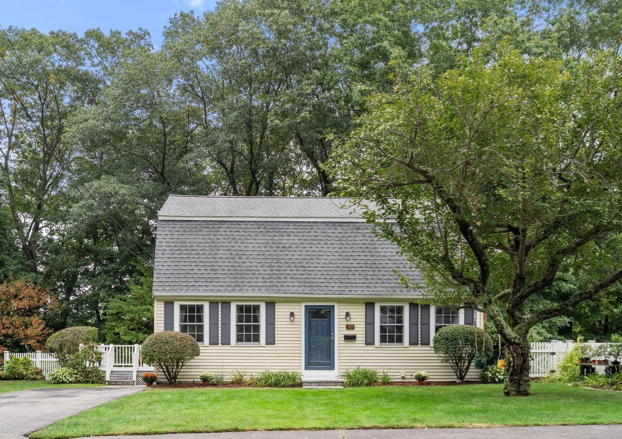 165 Lockland Ave, Framingham MA 01701