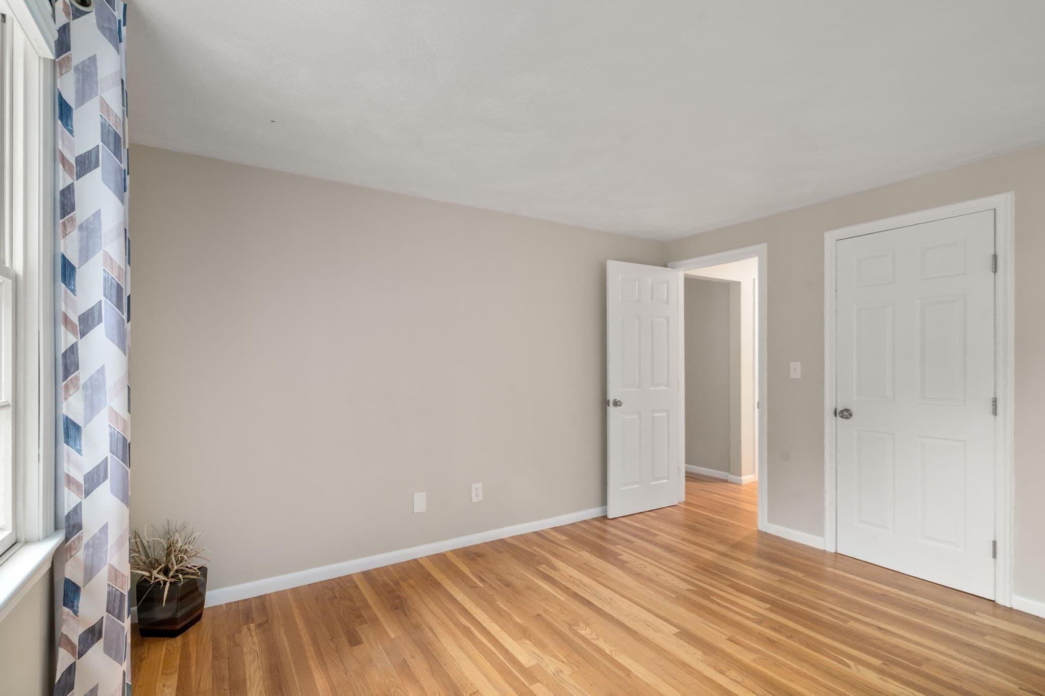 Single Family Residence at 165 Lockland Ave, Framingham MA 01701, Framingham, photo 11 of 34