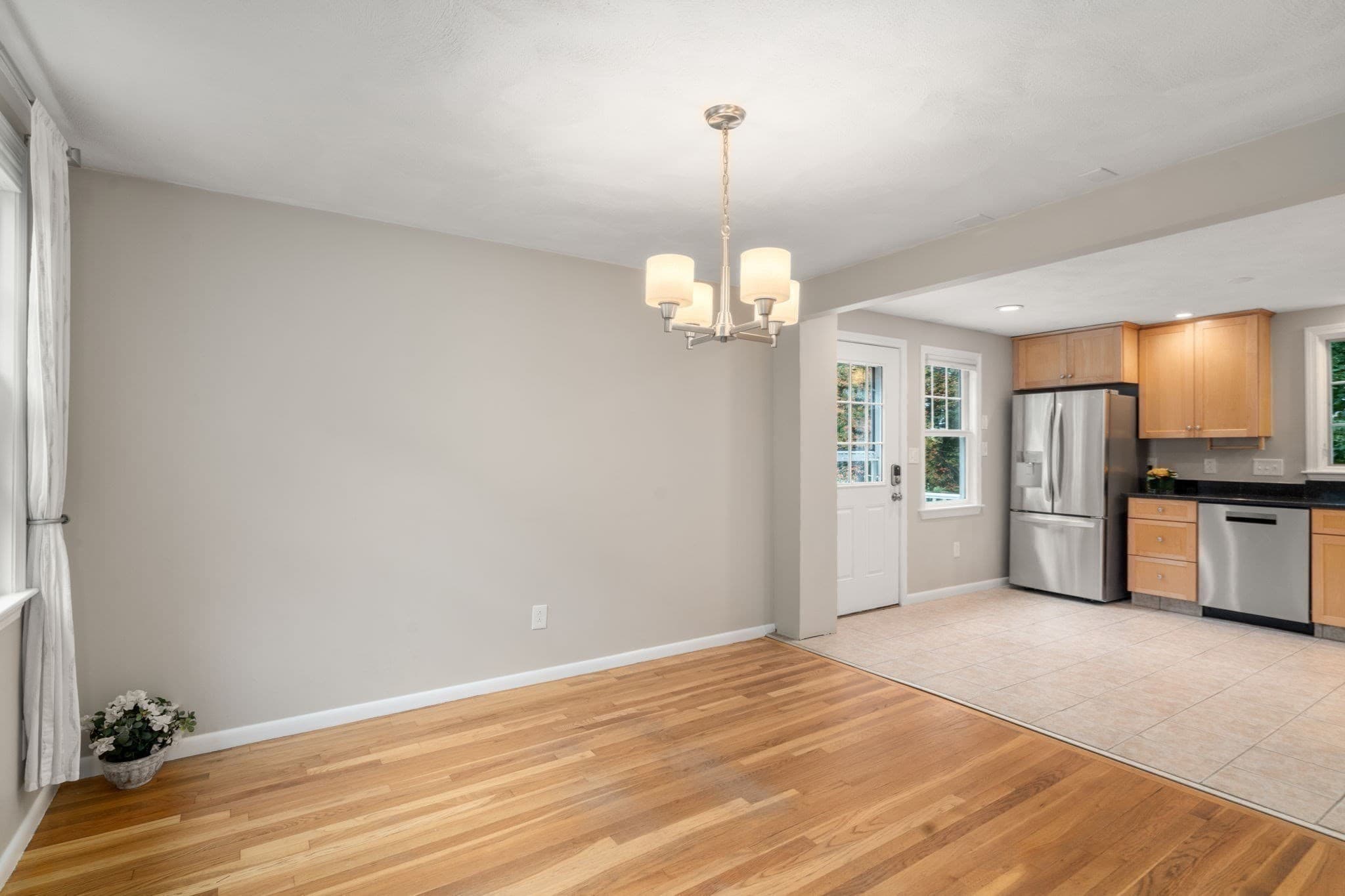 Single Family Residence at 165 Lockland Ave, Framingham MA 01701, Framingham, photo 4 of 34