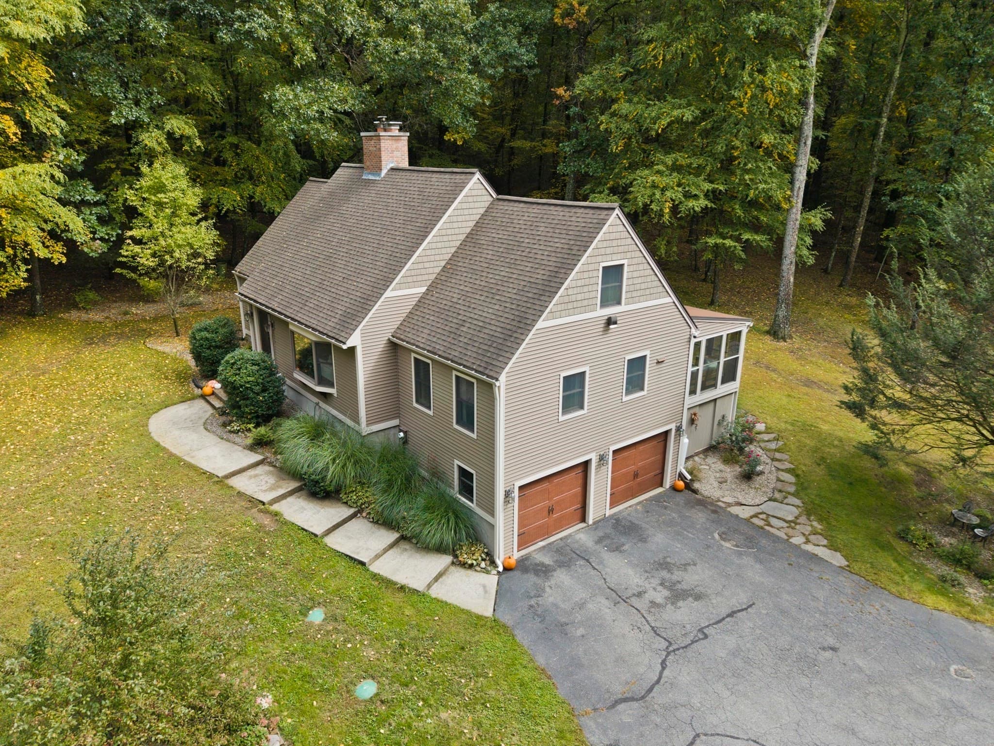 Single Family Residence at 86 Glendale Rd, Southampton MA 01073, Southampton, photo 6 of 39