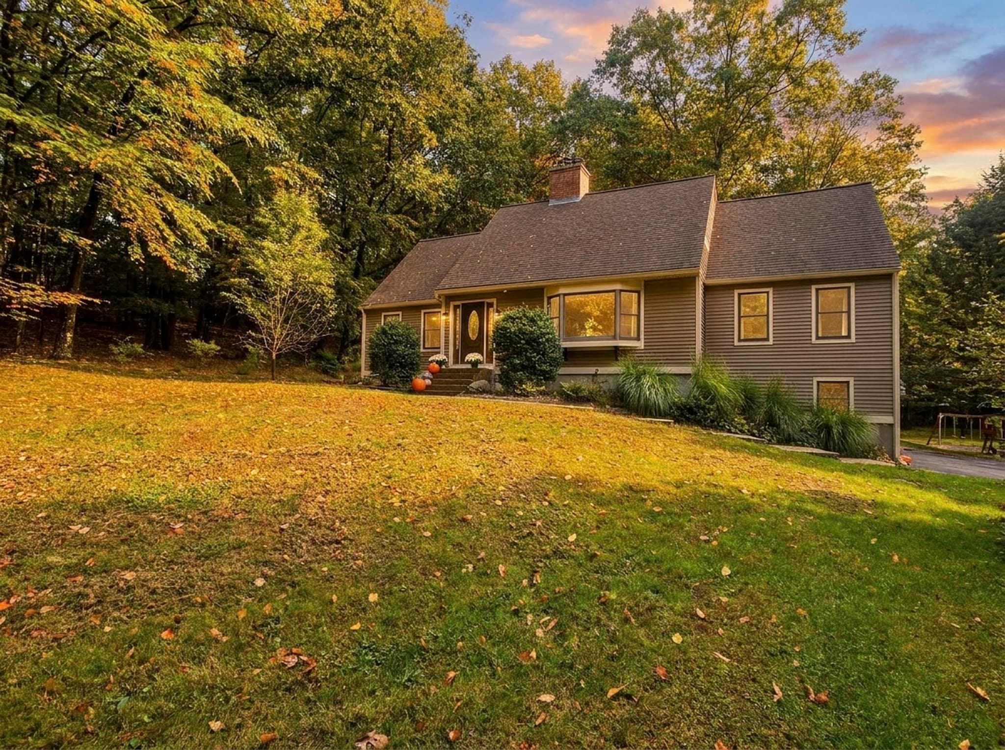 Single Family Residence at 86 Glendale Rd, Southampton MA 01073, Southampton, photo 3 of 39