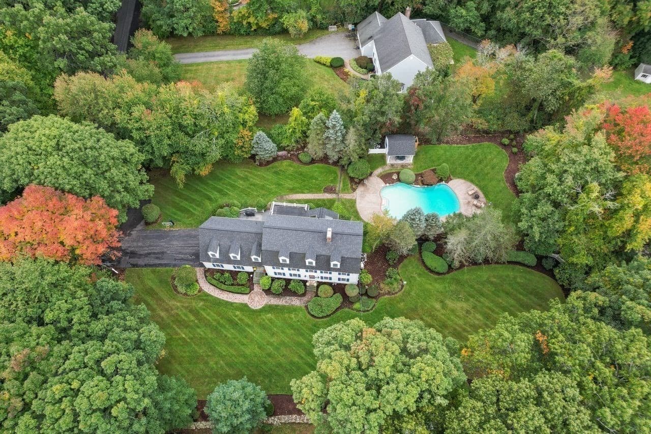 Single Family Residence at 674 South Street, Shrewsbury MA 01545, Shrewsbury, photo 2 of 42