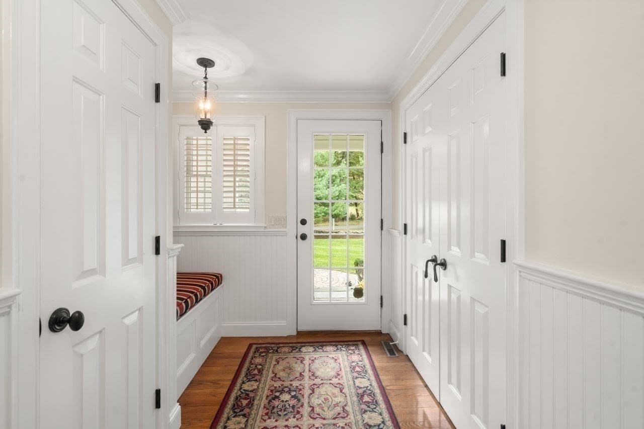 Single Family Residence at 674 South Street, Shrewsbury MA 01545, Shrewsbury, photo 13 of 42