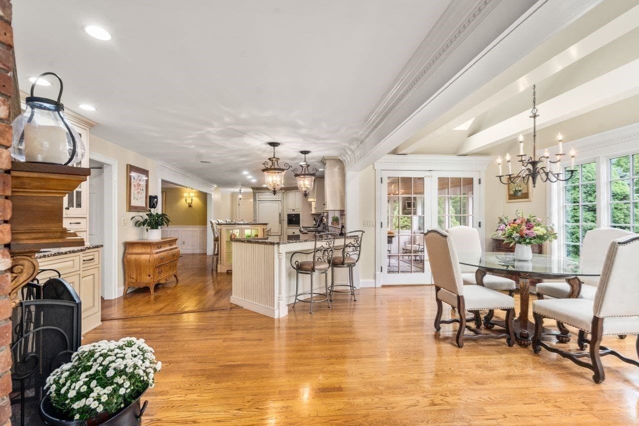 Single Family Residence at 674 South Street, Shrewsbury MA 01545, Shrewsbury, photo 7 of 42