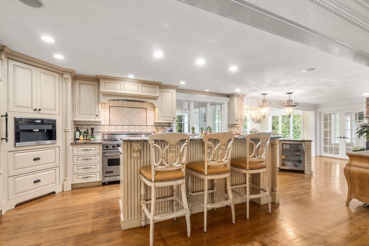 Single Family Residence at 674 South Street, Shrewsbury MA 01545, Shrewsbury, photo 3 of 42