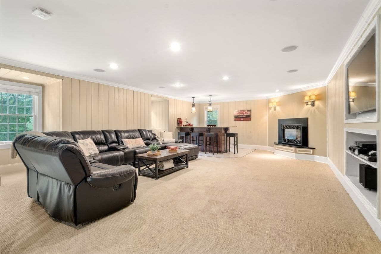Single Family Residence at 674 South Street, Shrewsbury MA 01545, Shrewsbury, photo 28 of 42