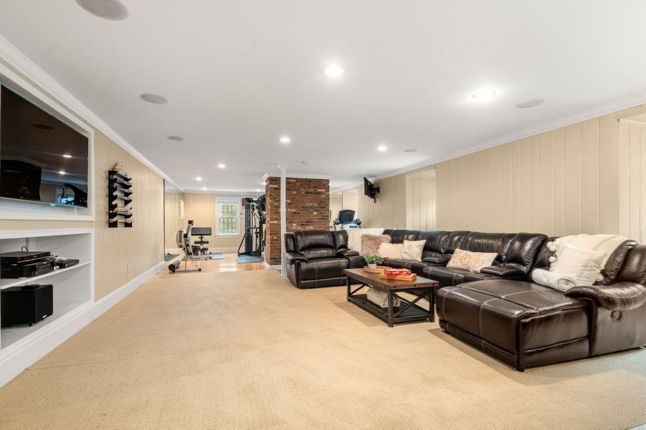 Single Family Residence at 674 South Street, Shrewsbury MA 01545, Shrewsbury, photo 30 of 42