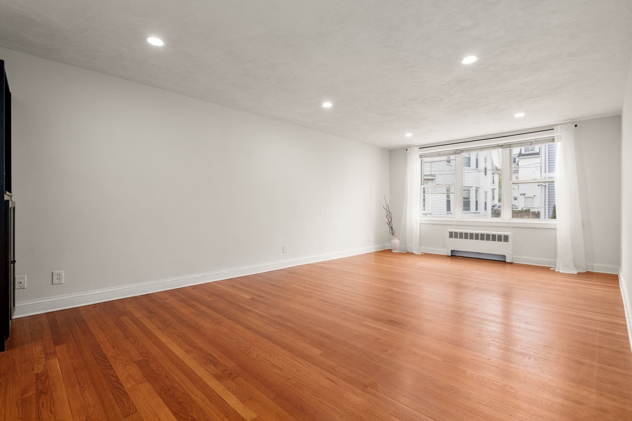 Condominium at 30 Ocean Street # 4, Lynn MA 01902, Lynn, photo 6 of 34