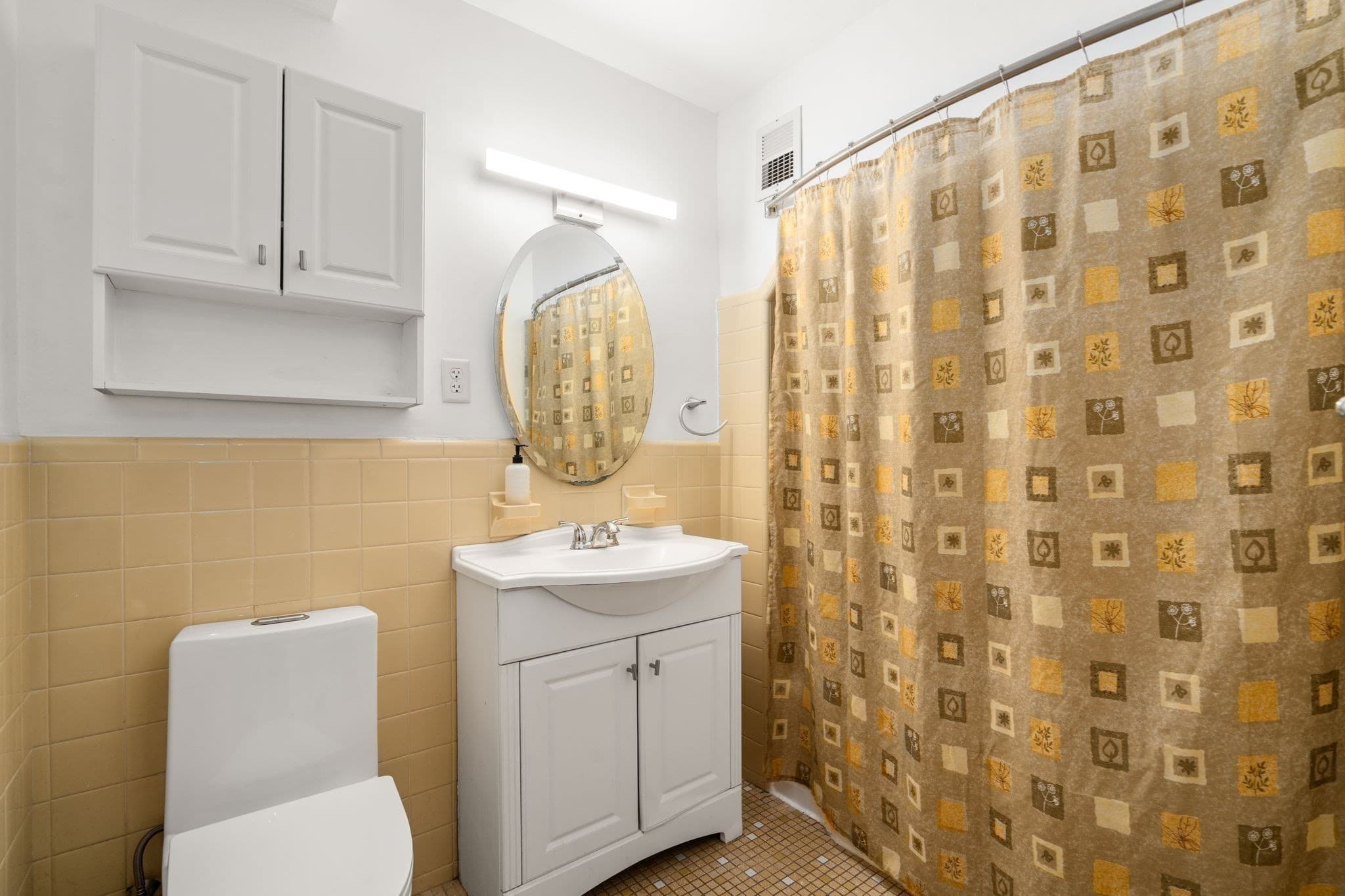 Condominium at 30 Ocean Street # 4, Lynn MA 01902, Lynn, photo 22 of 34