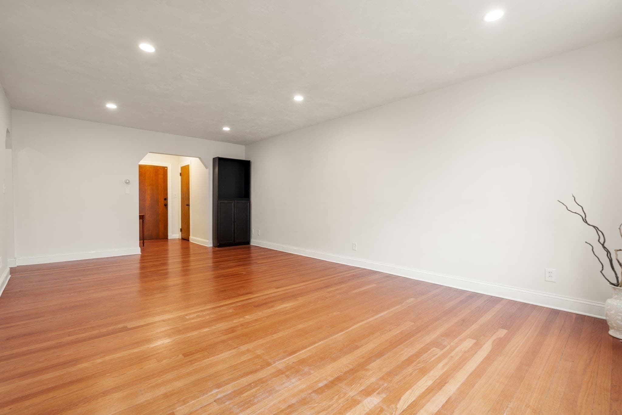 Condominium at 30 Ocean Street # 4, Lynn MA 01902, Lynn, photo 9 of 34
