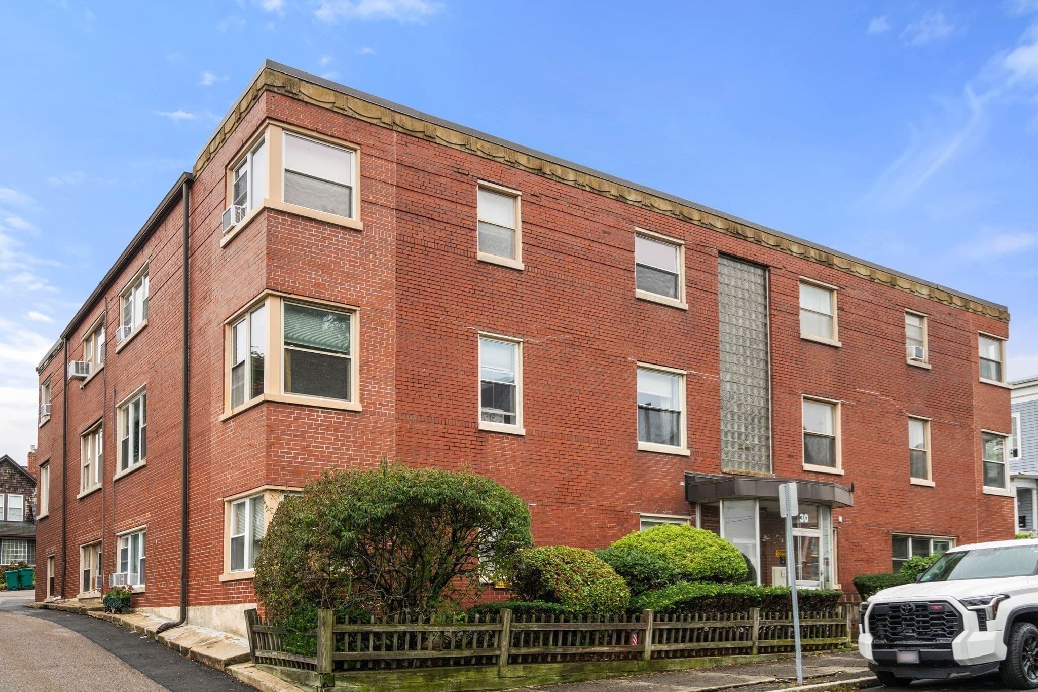 Condominium at 30 Ocean Street # 4, Lynn MA 01902, Lynn, photo 29 of 34
