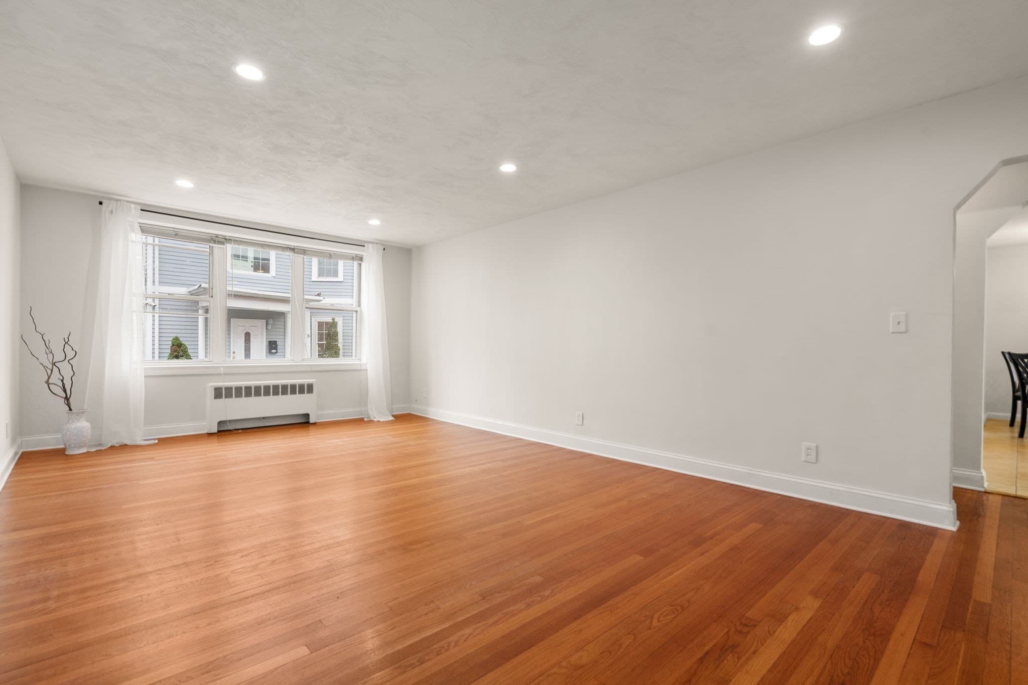 Condominium at 30 Ocean Street # 4, Lynn MA 01902, Lynn, photo 8 of 34