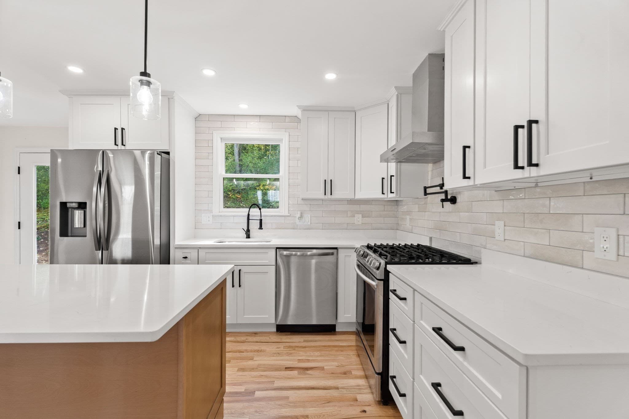 Single Family Residence at 17 Ferry Rd, Methuen MA 01844, Methuen, photo 13 of 42