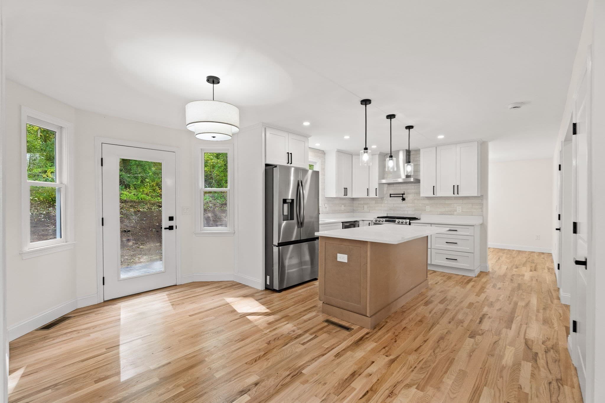 Single Family Residence at 17 Ferry Rd, Methuen MA 01844, Methuen, photo 9 of 42