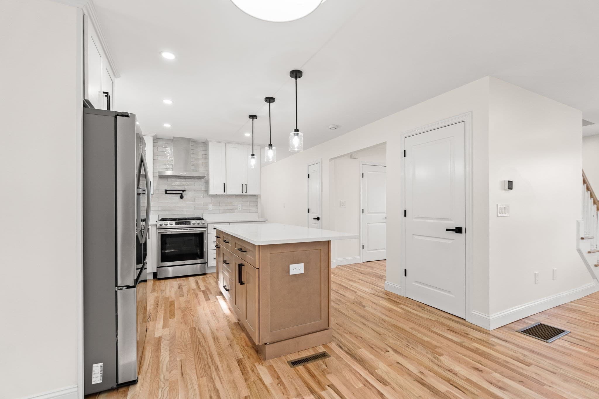 Single Family Residence at 17 Ferry Rd, Methuen MA 01844, Methuen, photo 11 of 42