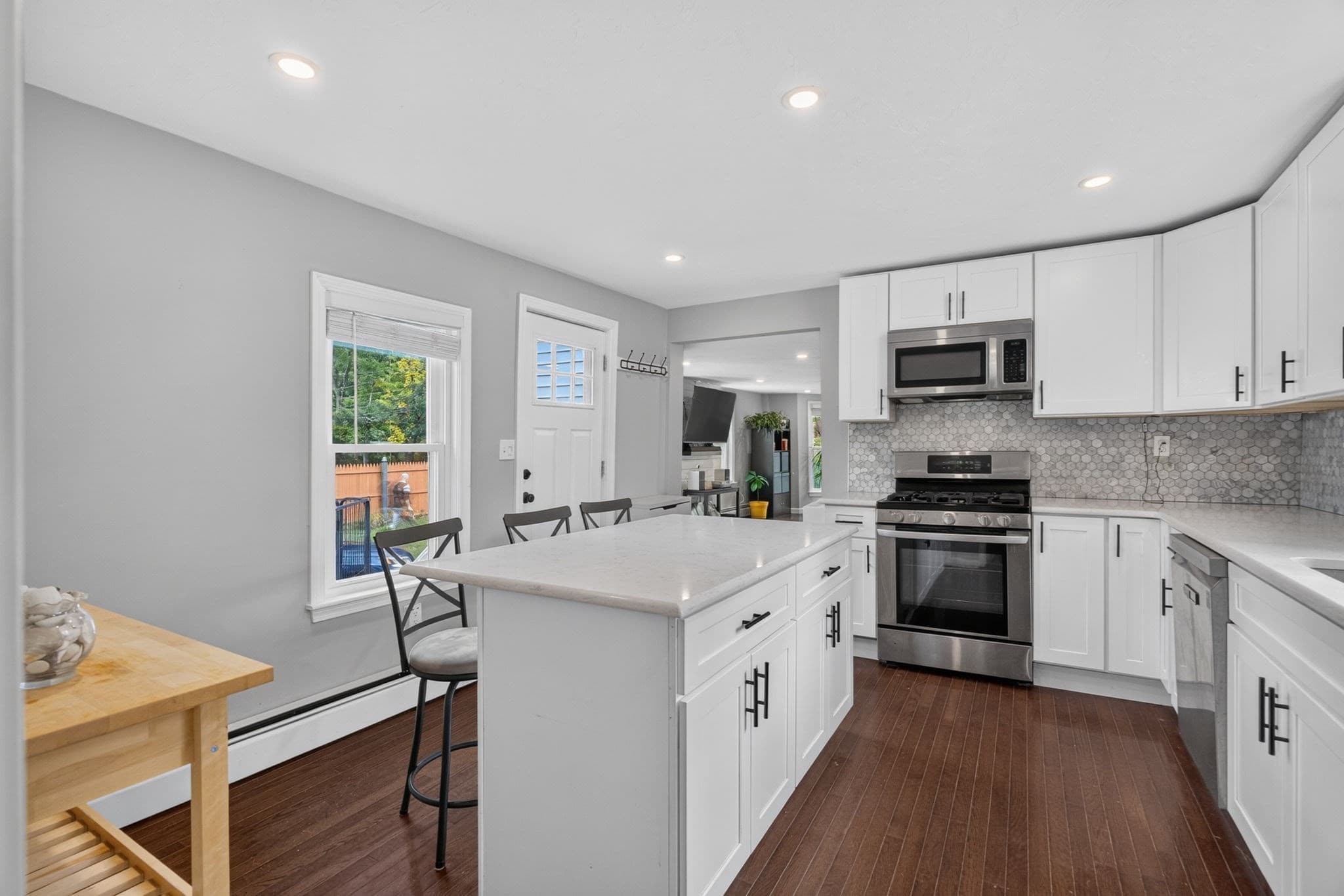 Single Family Residence at 81 Littleton Rd, Chelmsford MA 01824, Chelmsford, photo 5 of 41