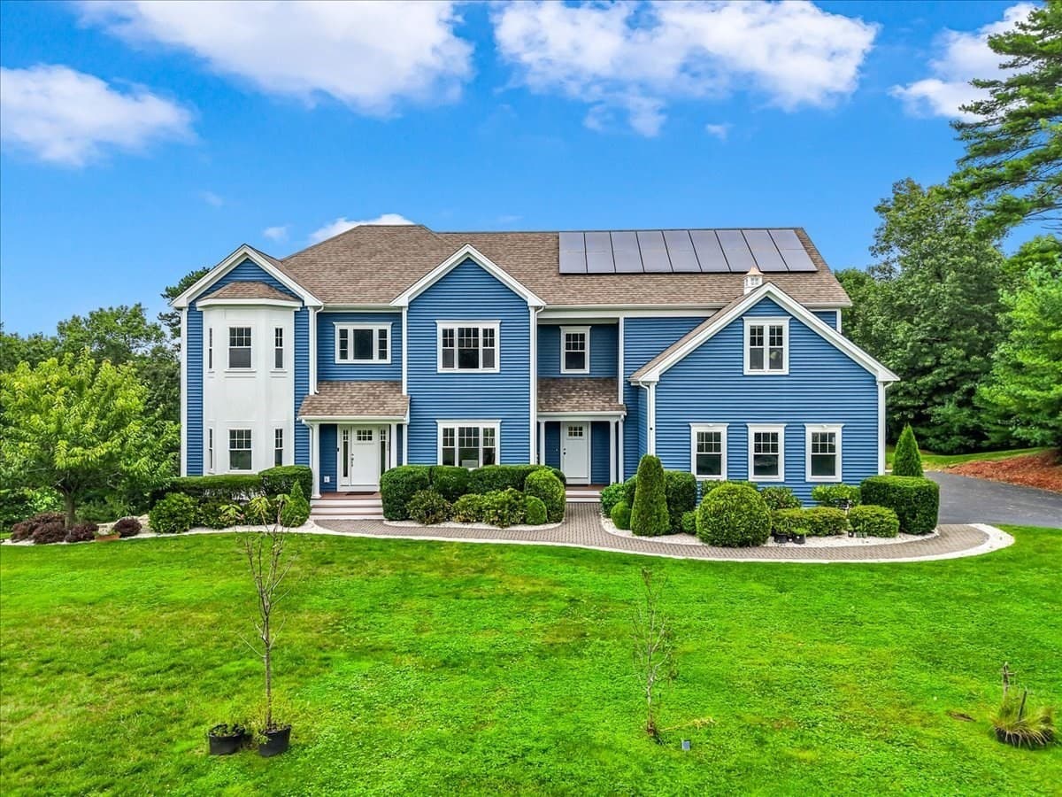 300 Country Club Way, Kingston MA 02364