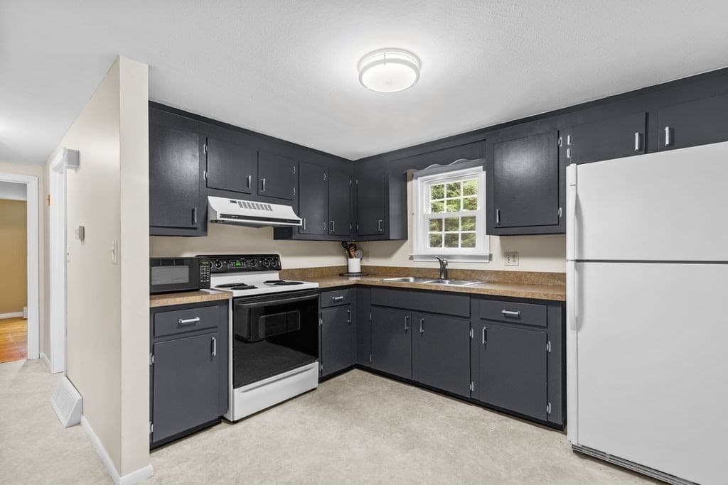 Single Family Residence at 15 October Lane, Plymouth MA 02360, Plymouth, photo 6 of 36
