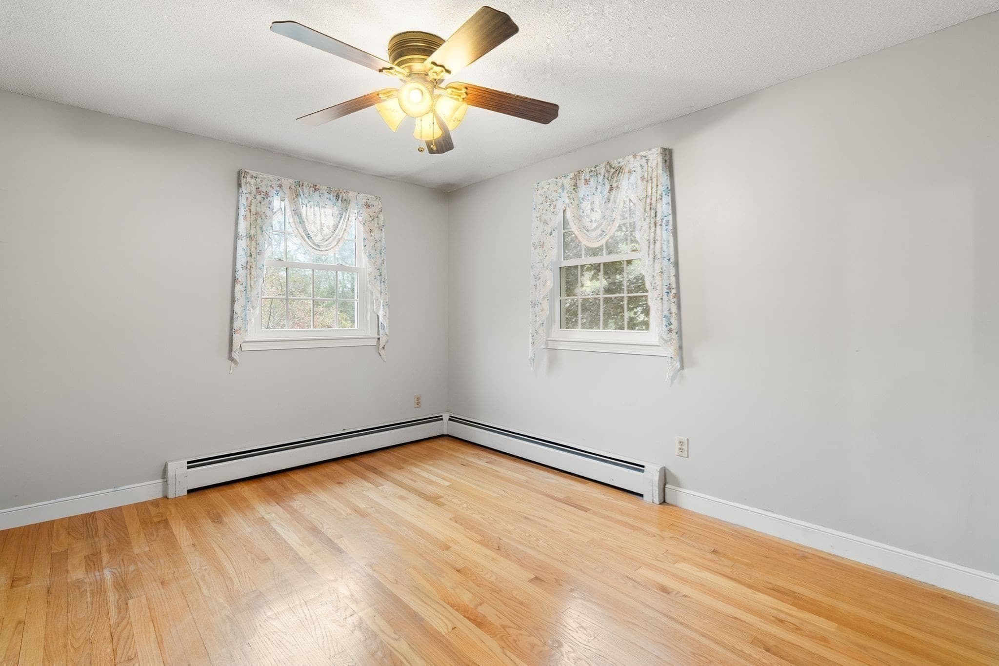 Single Family Residence at 22 Crestshire Drive, Lawrence MA 01843, Lawrence, photo 17 of 34