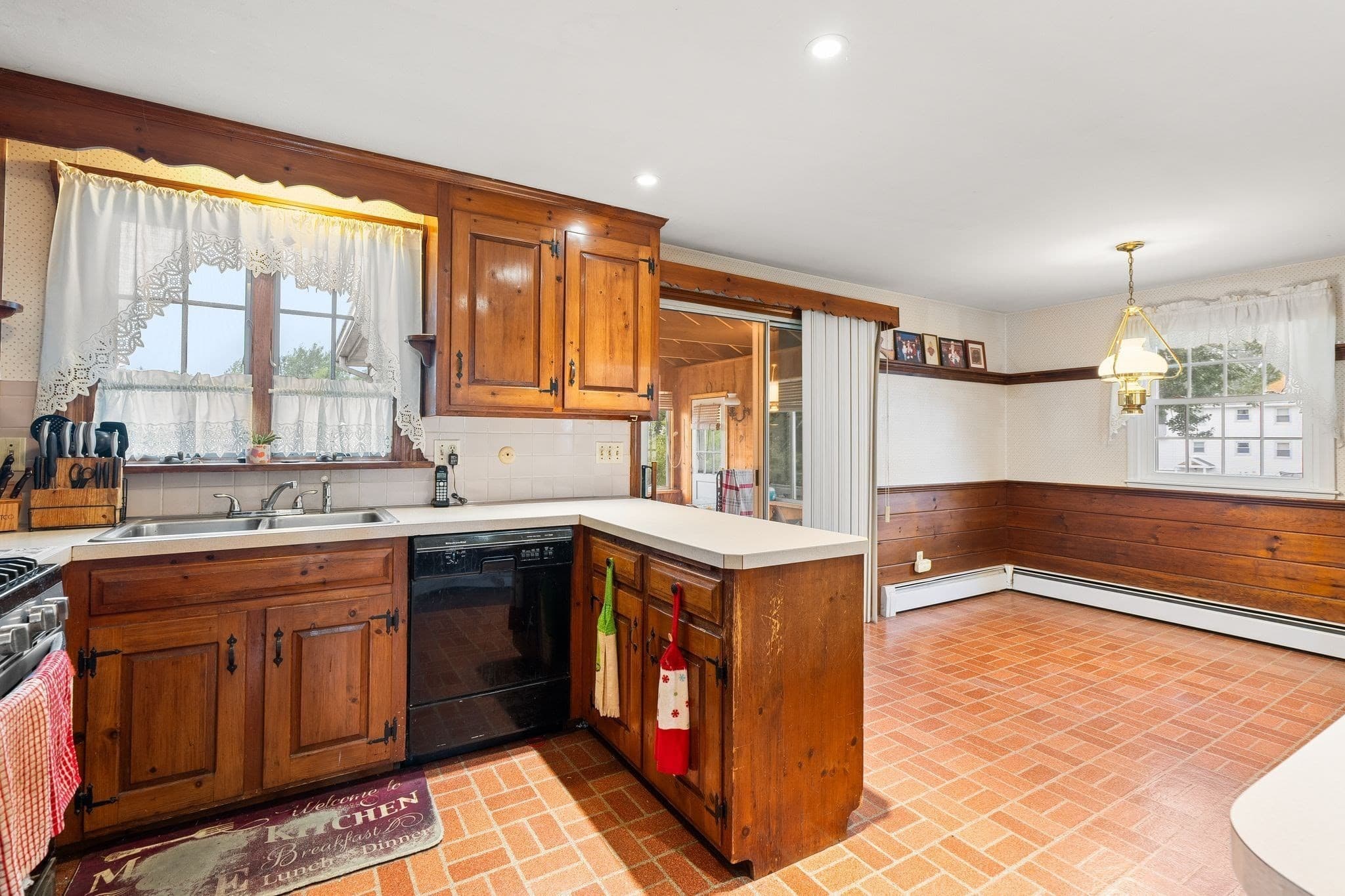 Single Family Residence at 22 Crestshire Drive, Lawrence MA 01843, Lawrence, photo 12 of 34