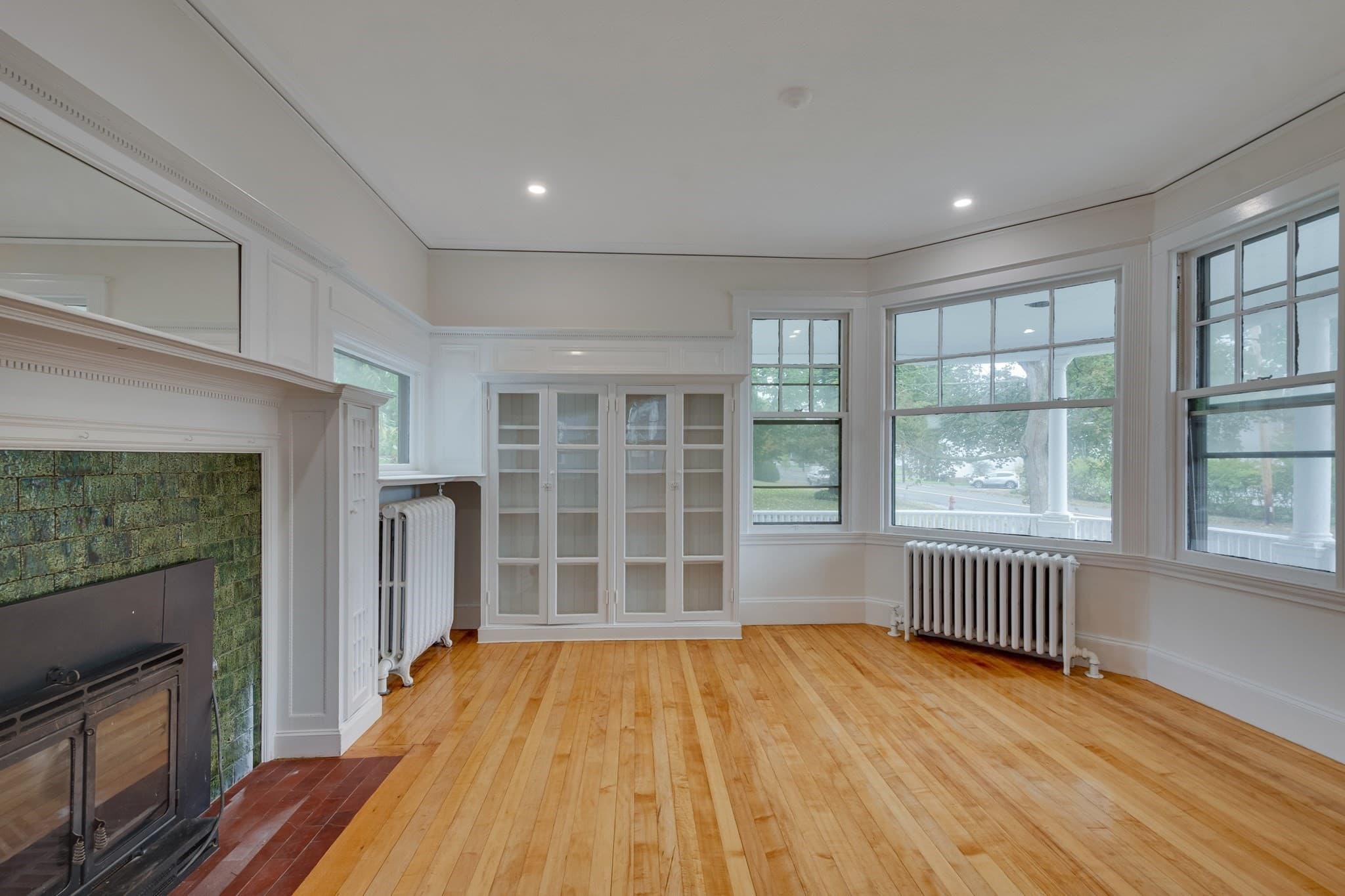 Single Family Residence at 217 Lawrence St, Haverhill MA 01830, Haverhill, photo 7 of 39