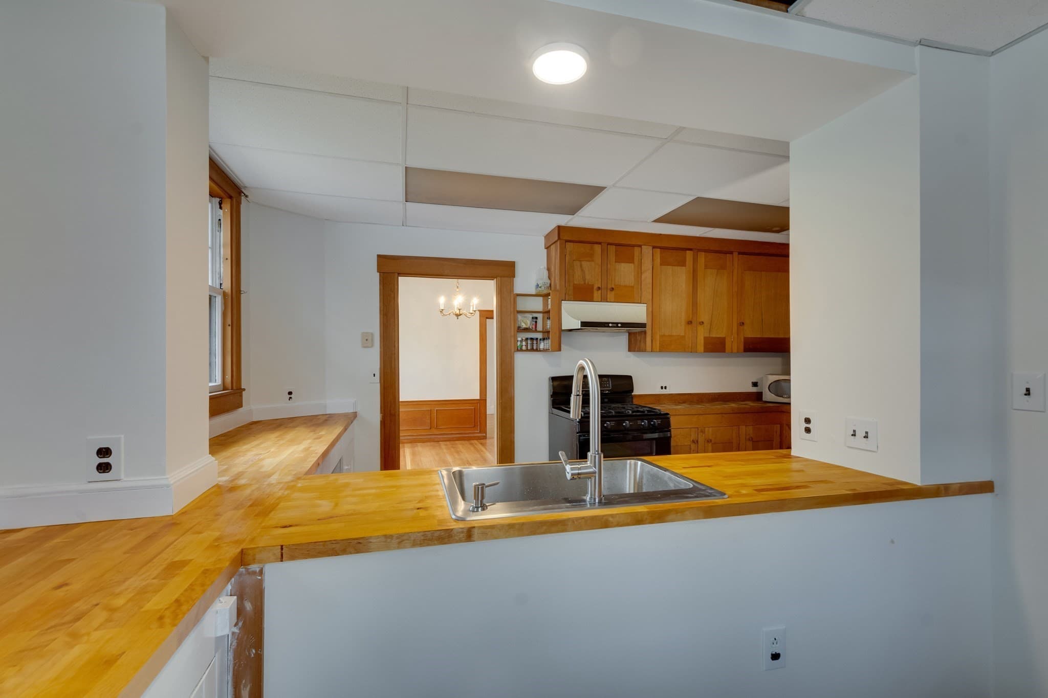 Single Family Residence at 217 Lawrence St, Haverhill MA 01830, Haverhill, photo 15 of 39