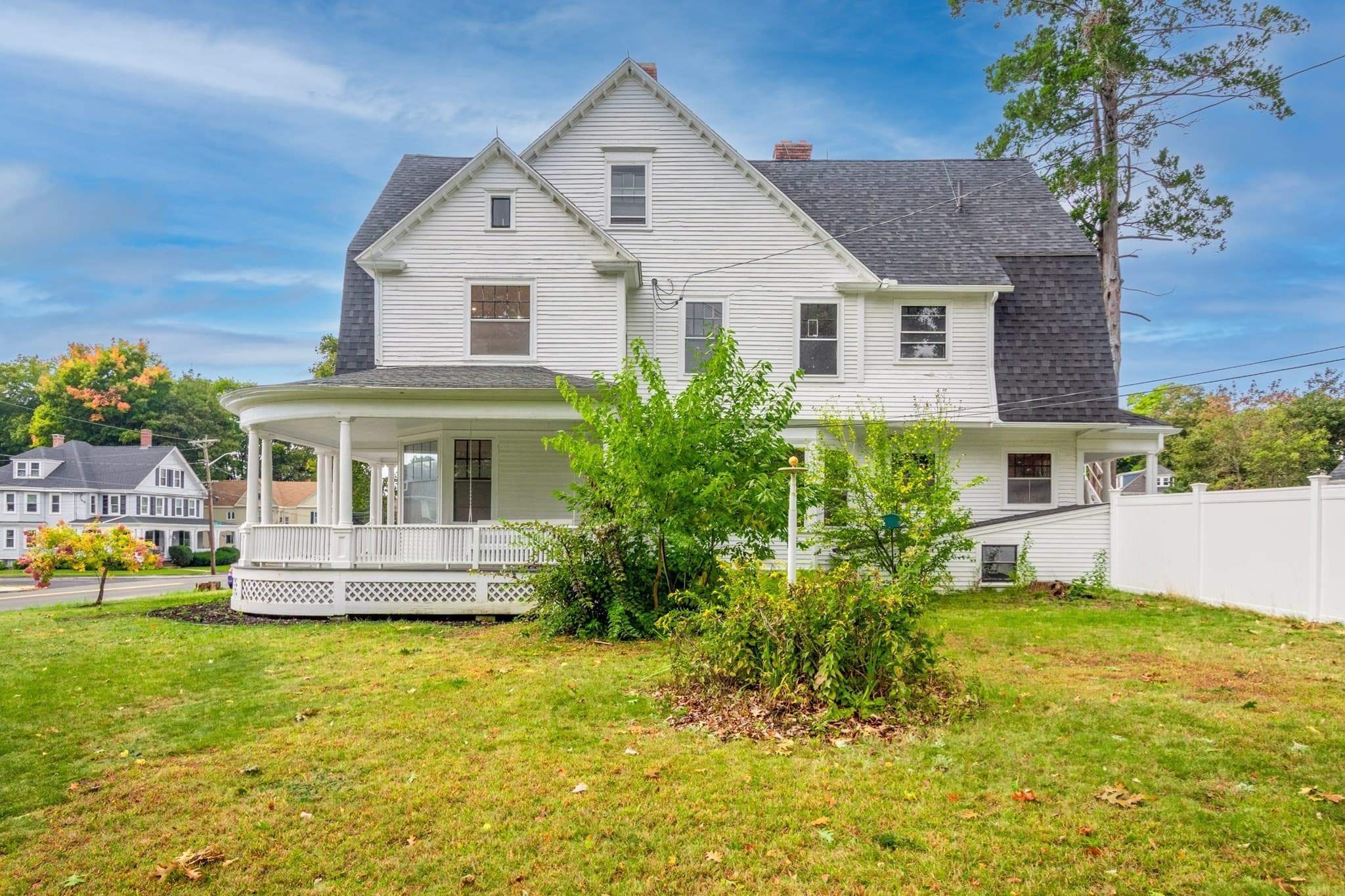 Single Family Residence at 217 Lawrence St, Haverhill MA 01830, Haverhill, photo 4 of 39