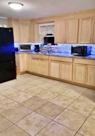 Single Family Residence at 188 Bowles Park, Springfield MA 01104, Springfield, photo 3 of 11