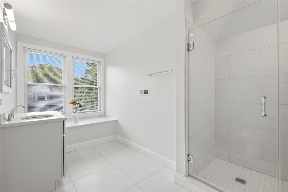 Condominium at 15 Ricker Rd # 2, Newton MA 02458, Newton, photo 16 of 19