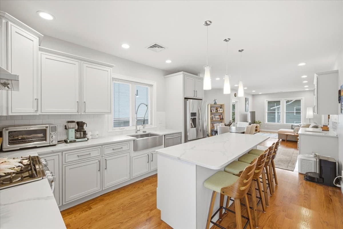 Condominium at 15 Ricker Rd # 2, Newton MA 02458, Newton, photo 4 of 19