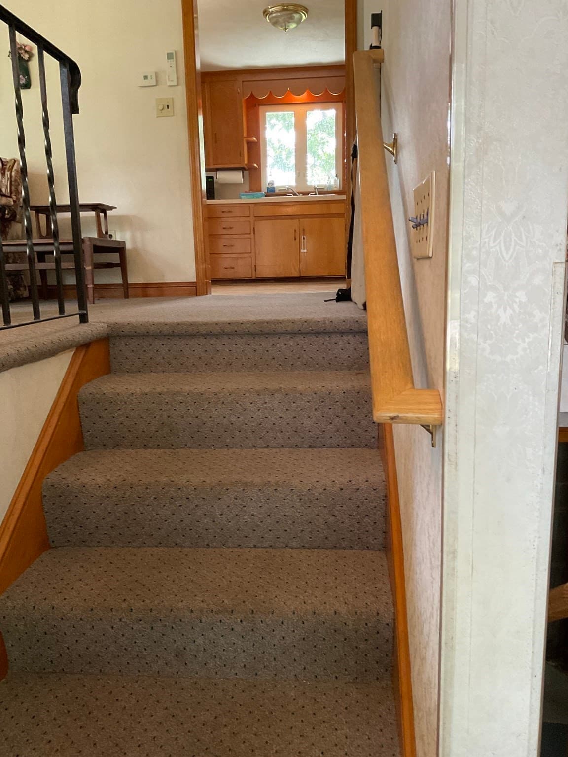 Single Family Residence at 33 Rand Ave, Attleboro MA 02703, Attleboro, photo 6 of 26
