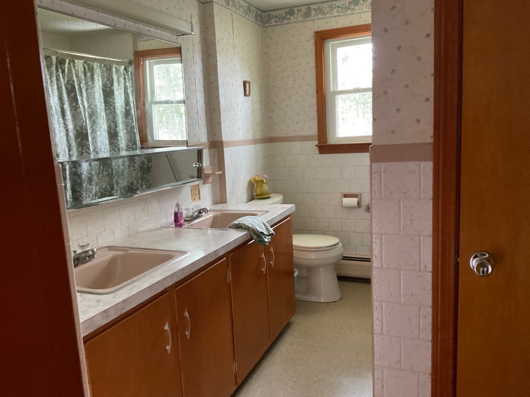 Single Family Residence at 33 Rand Ave, Attleboro MA 02703, Attleboro, photo 15 of 26