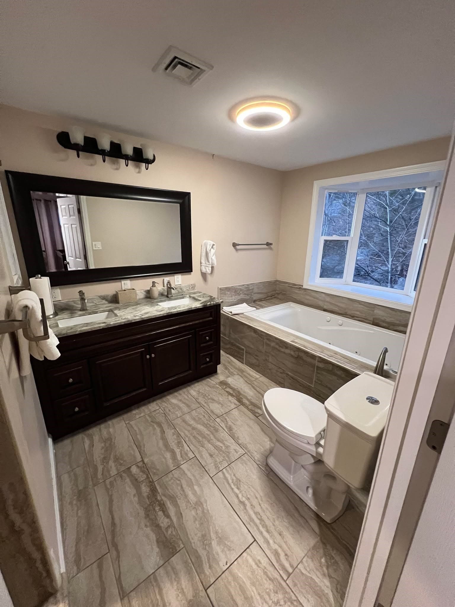 Single Family Residence at 35 Glen Cir, Waltham MA 02451, photo 14 of 41