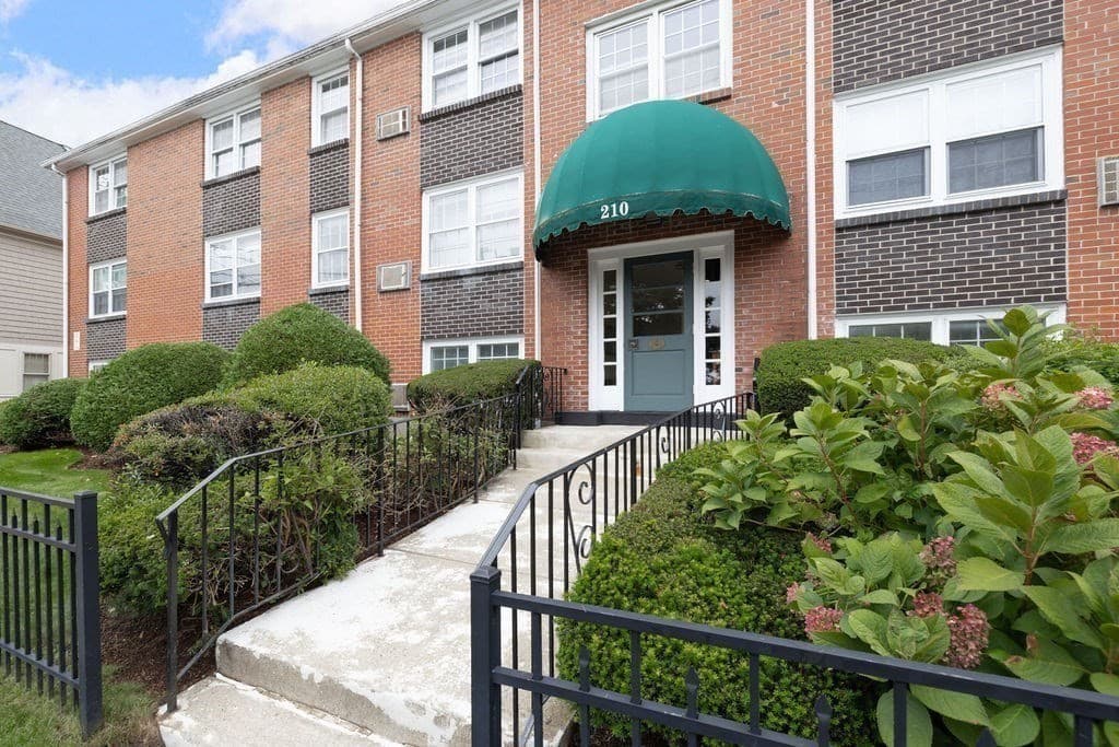 Condominium at 210 Hillside Ave # 32, Needham MA 02494, Needham, photo 21 of 22