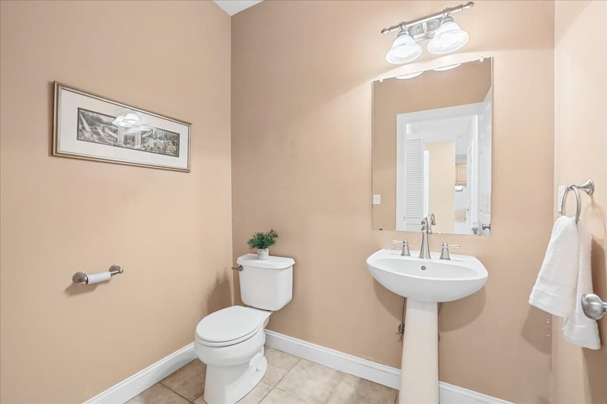 Single Family Residence at 41 Meetinghouse Road, Norfolk MA 02056, Norfolk, photo 15 of 42