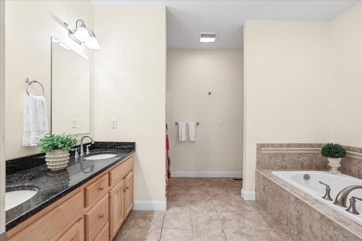 Single Family Residence at 41 Meetinghouse Road, Norfolk MA 02056, Norfolk, photo 19 of 42