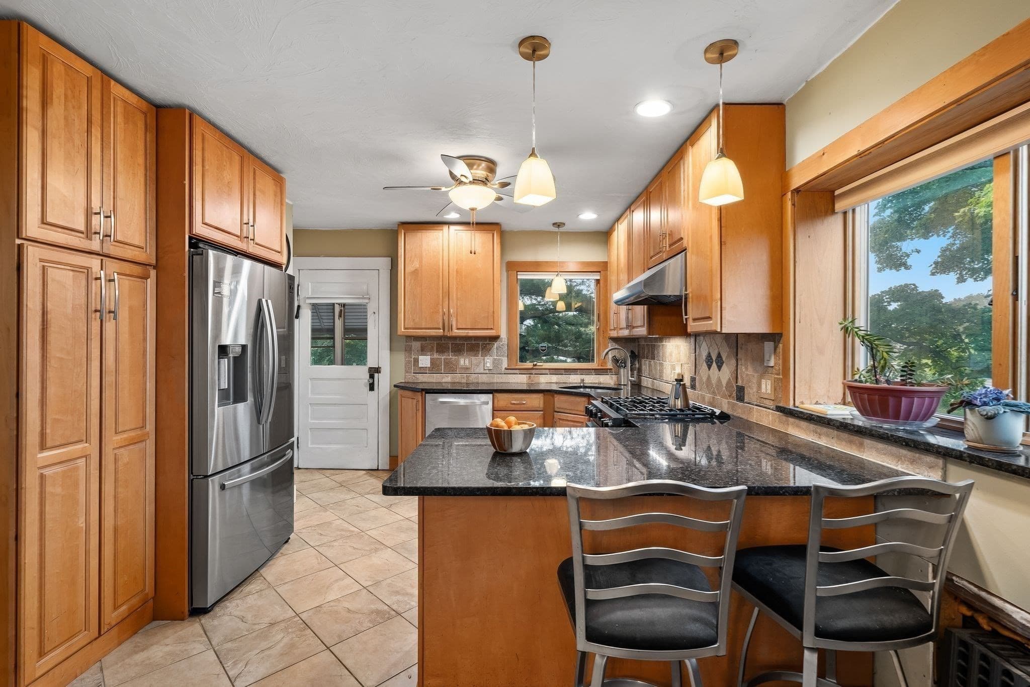 Single Family Residence at 102 Elliot Ave, Quincy MA 02171, Quincy, photo 6 of 40