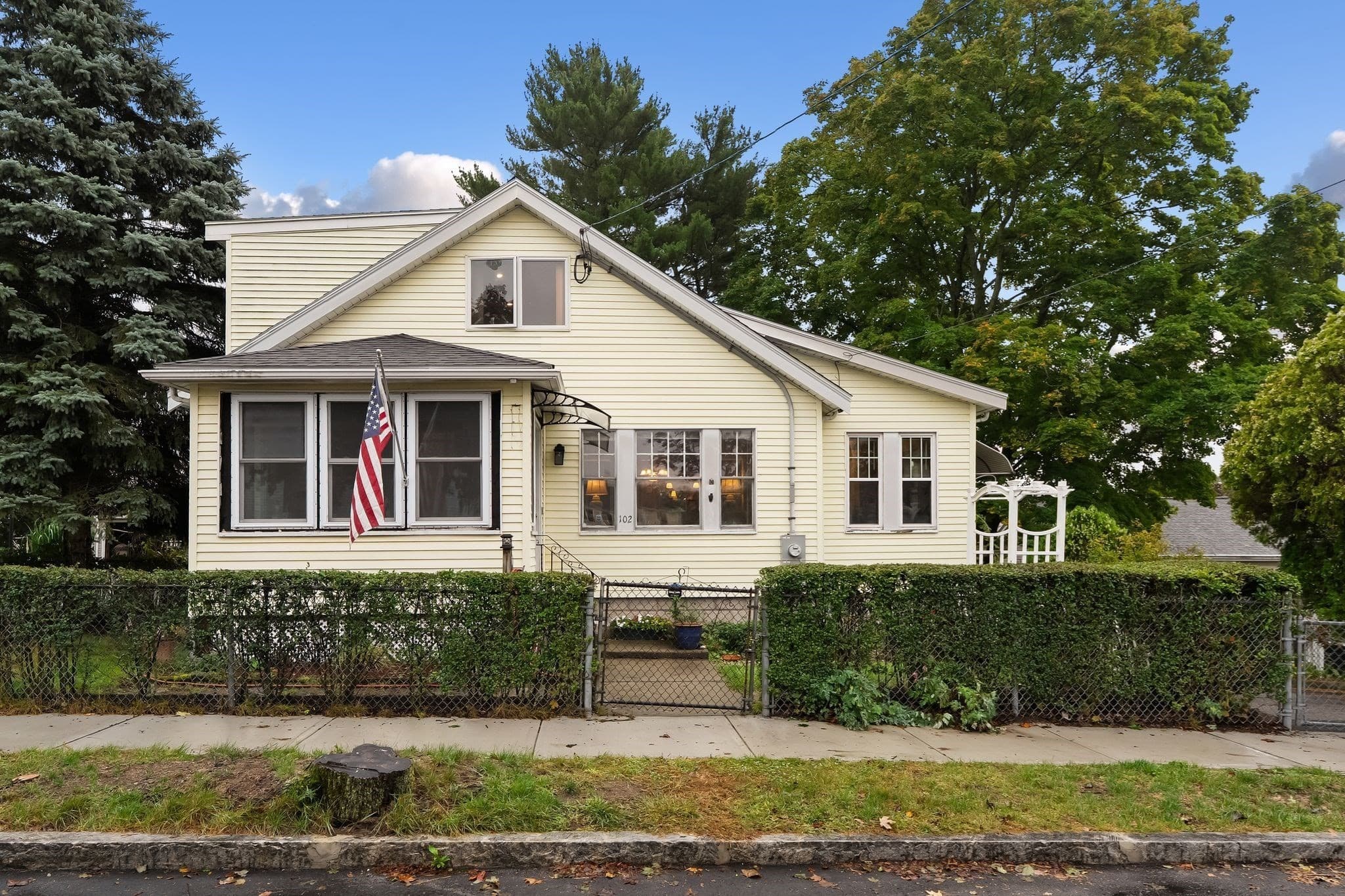 102 Elliot Ave, Quincy MA 02171