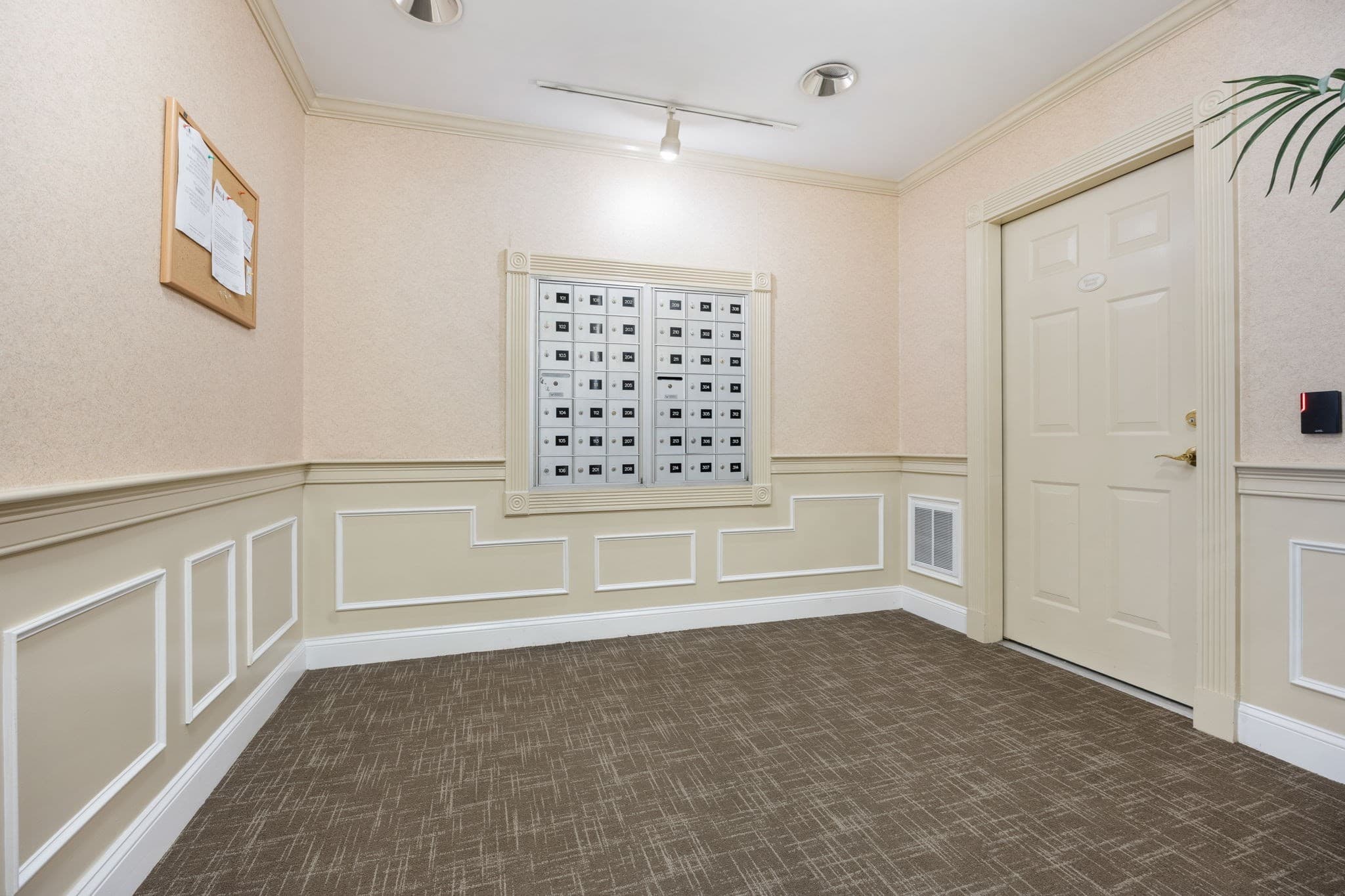 Condominium at 1 Millbrook Lane # 314, Wakefield MA 01880, Wakefield, photo 20 of 25