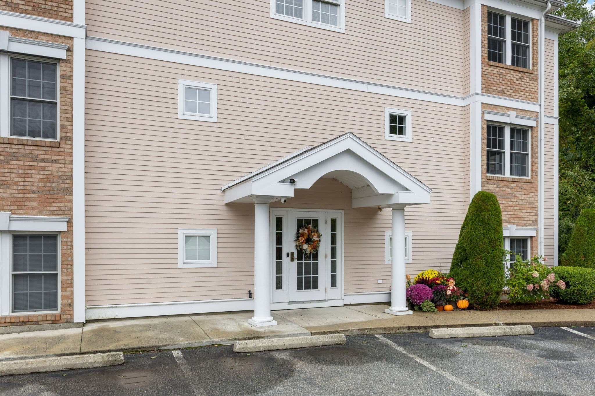 Condominium at 1 Millbrook Lane # 314, Wakefield MA 01880, Wakefield, photo 24 of 25