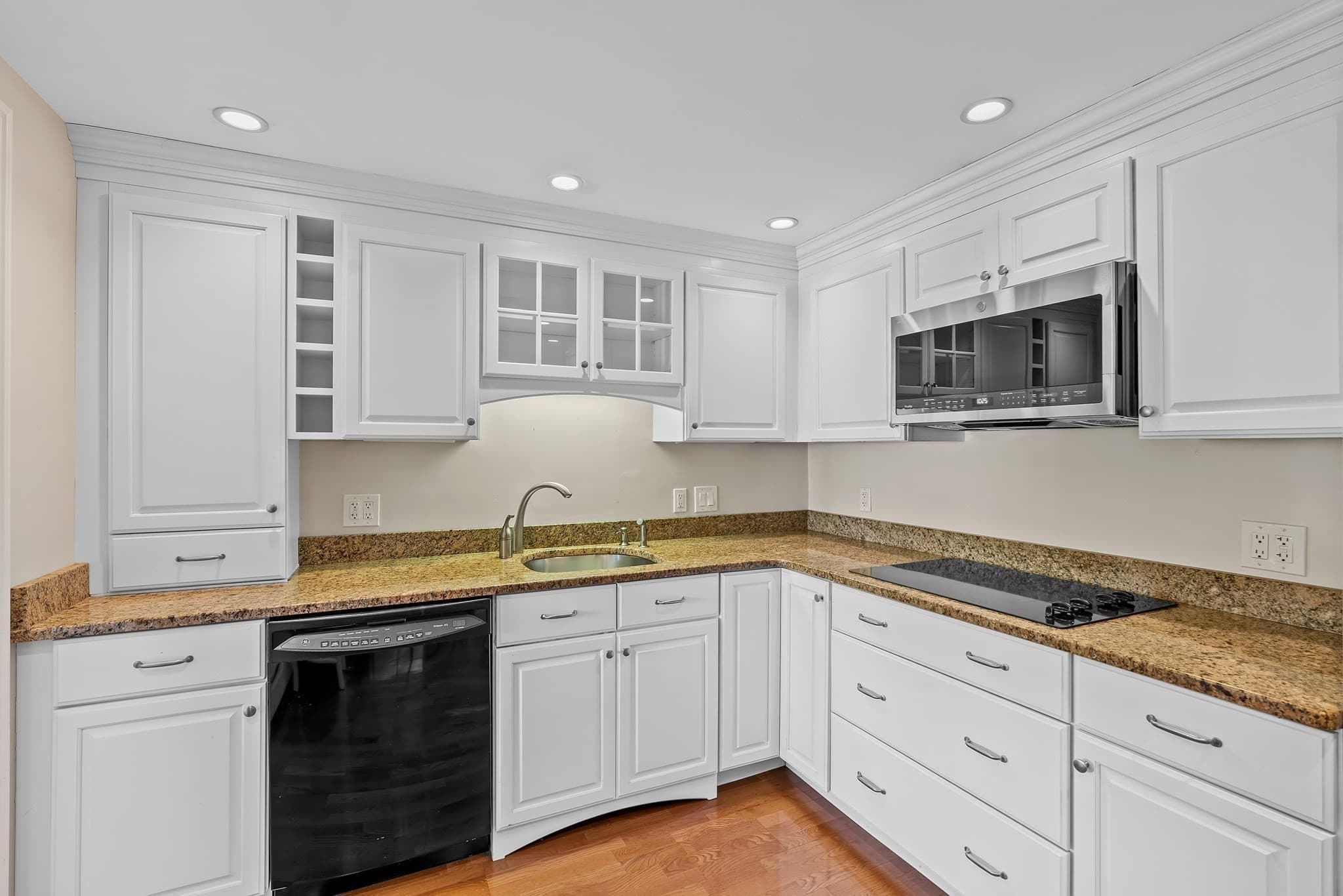 Condominium at 75 Grove Street # 427, Wellesley MA 02482, Wellesley, photo 3 of 21